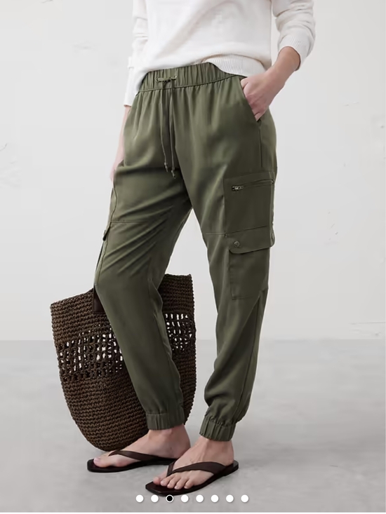Banana Republic Pants - Banana Republic Women's Dark Olive Cargo Jogger Pants